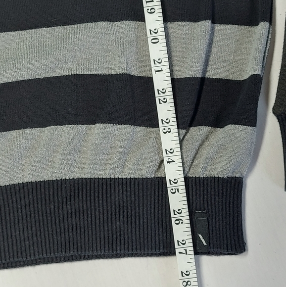 Kenneth Cole Unlisted Striped Y2K V- Neck Lightweight Sweater, Medium - Picture 8 of 11